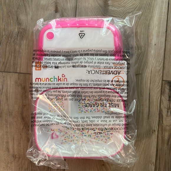 4pk Munchkin Girls Splash plates - Picture 2 of 3